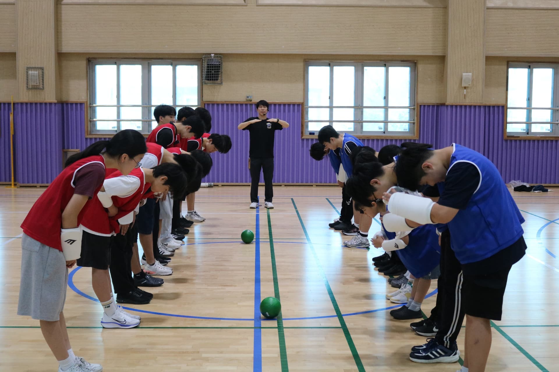 서로를 존중하는 경기 인사